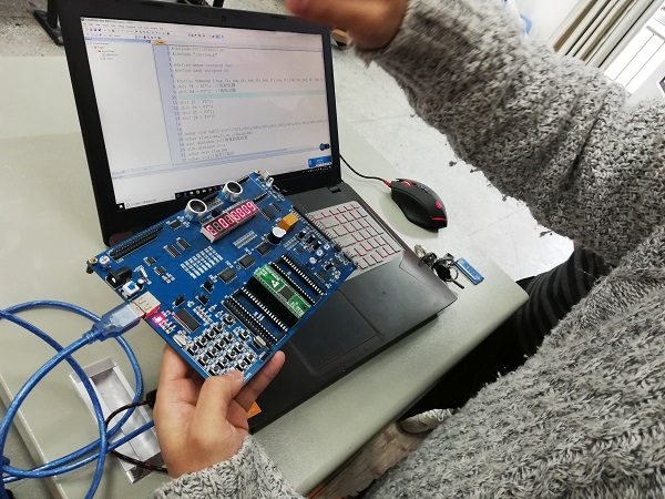 第十届蓝桥杯(电子类)校内选拨赛圆满落幕 第十届蓝桥杯(电子类)校内选拨赛圆满落幕