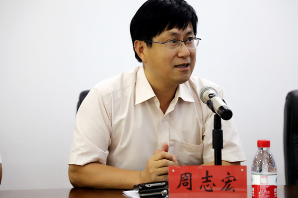 我校举行仪式欢迎加拿大著名华裔艺术家娄述泽教授来校讲学 我校举行仪式欢迎加拿大著名华裔艺术家娄述泽教授来校讲学