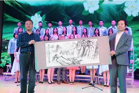 北美之星艺术团温暖“回家” 林科大涉外师生盛情款待 北美之星艺术团温暖“回家” 林科大涉外师生盛情款待