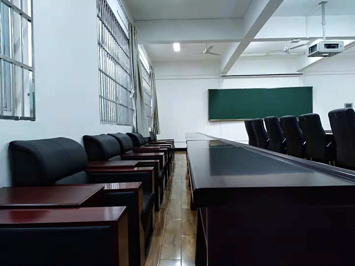 美丽涉外,尽显魅力——教师会议室篇 美丽涉外,尽显魅力——教师会议室篇