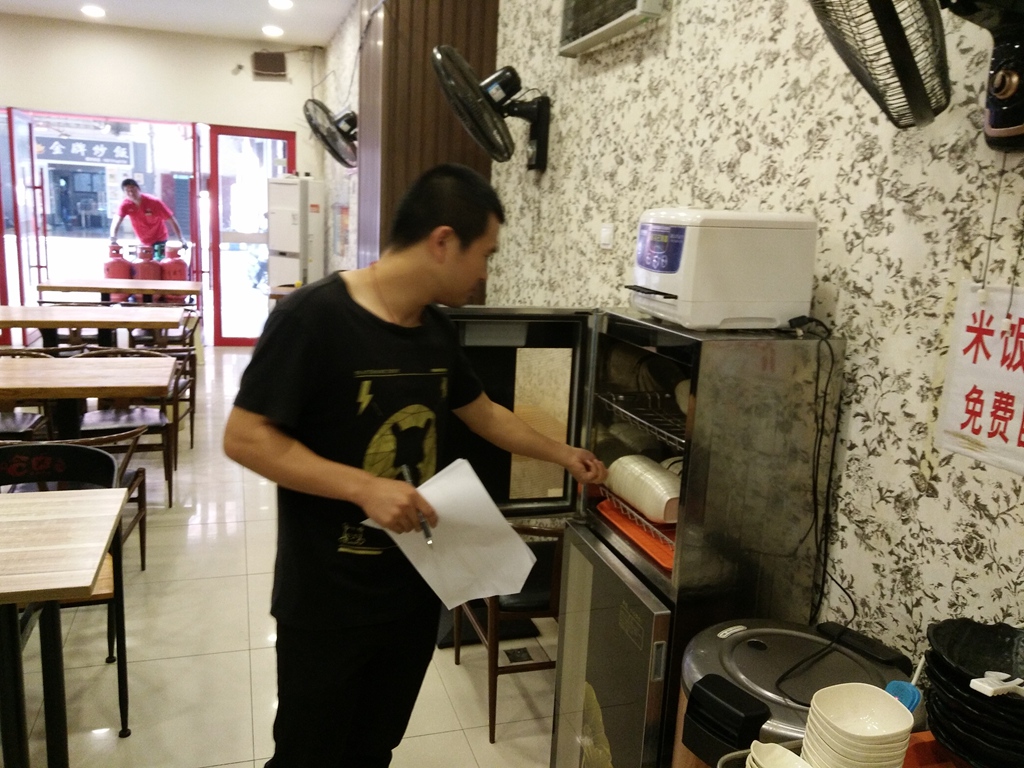 后勤部开展商业楼安全专项检查活动 后勤部开展商业楼安全专项检查活动