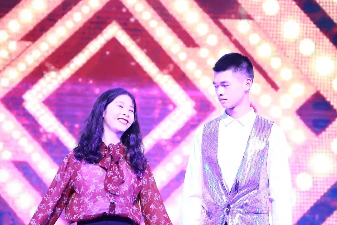 致敬改革路,奋进新时代丨中南林涉外学院2019年新年晚会璀璨上演 致敬改革路,奋进新时代丨中南林涉外学院2019年新年晚会璀璨上演