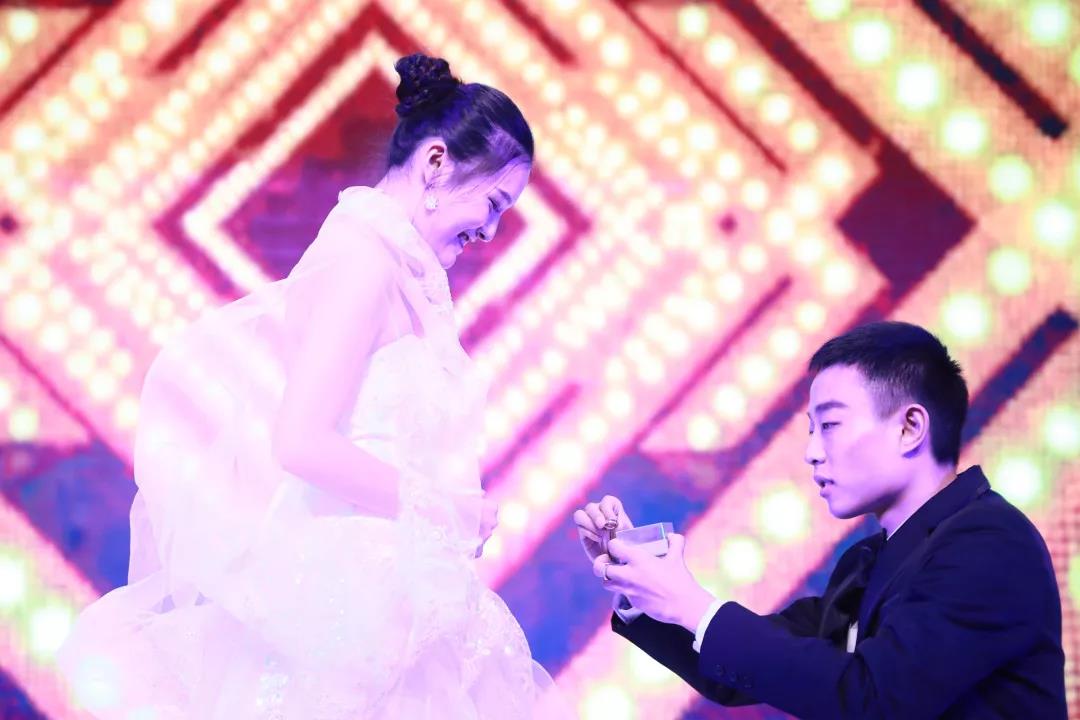 致敬改革路,奋进新时代丨中南林涉外学院2019年新年晚会璀璨上演 致敬改革路,奋进新时代丨中南林涉外学院2019年新年晚会璀璨上演