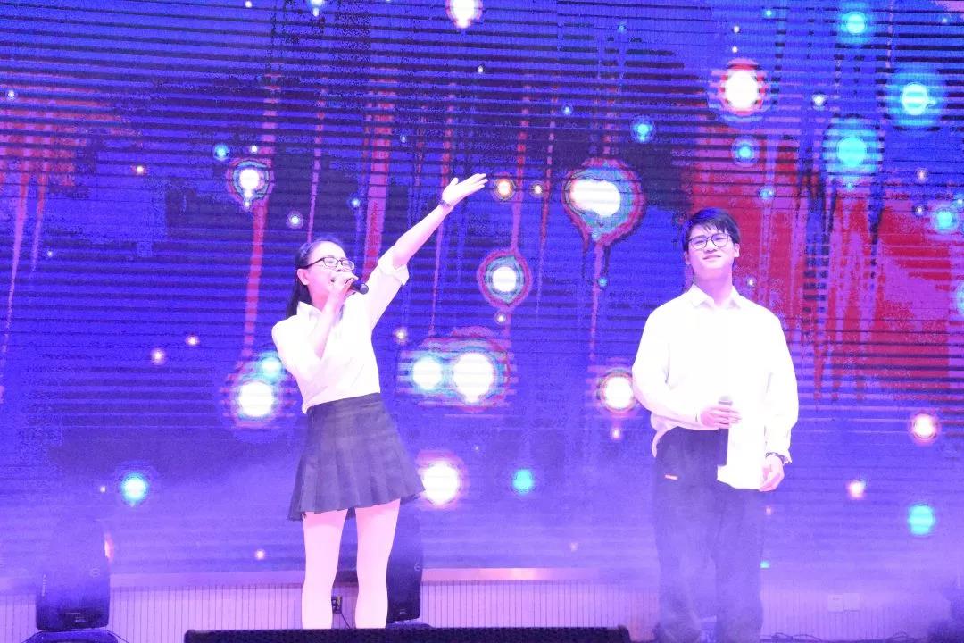 致敬改革路,奋进新时代丨中南林涉外学院2019年新年晚会璀璨上演 致敬改革路,奋进新时代丨中南林涉外学院2019年新年晚会璀璨上演