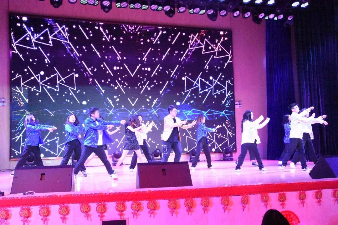 致敬改革路,奋进新时代丨中南林涉外学院2019年新年晚会璀璨上演 致敬改革路,奋进新时代丨中南林涉外学院2019年新年晚会璀璨上演