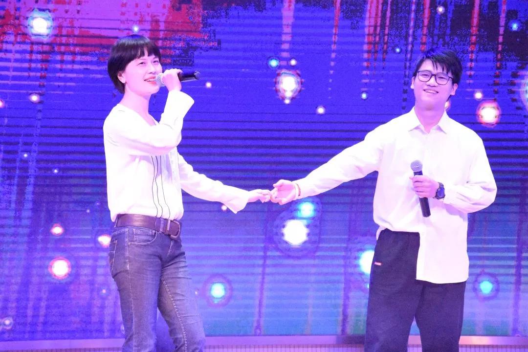 致敬改革路,奋进新时代丨中南林涉外学院2019年新年晚会璀璨上演 致敬改革路,奋进新时代丨中南林涉外学院2019年新年晚会璀璨上演