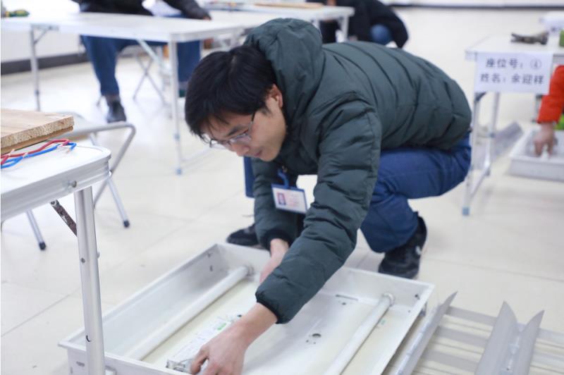 后勤维修员技能比武 “十八般武艺”显身手 后勤维修员技能比武 “十八般武艺”显身手