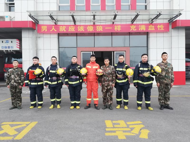 体验“最美逆行者” 体验“最美逆行者”