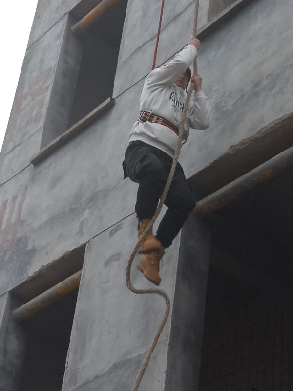 体验“最美逆行者” 体验“最美逆行者”