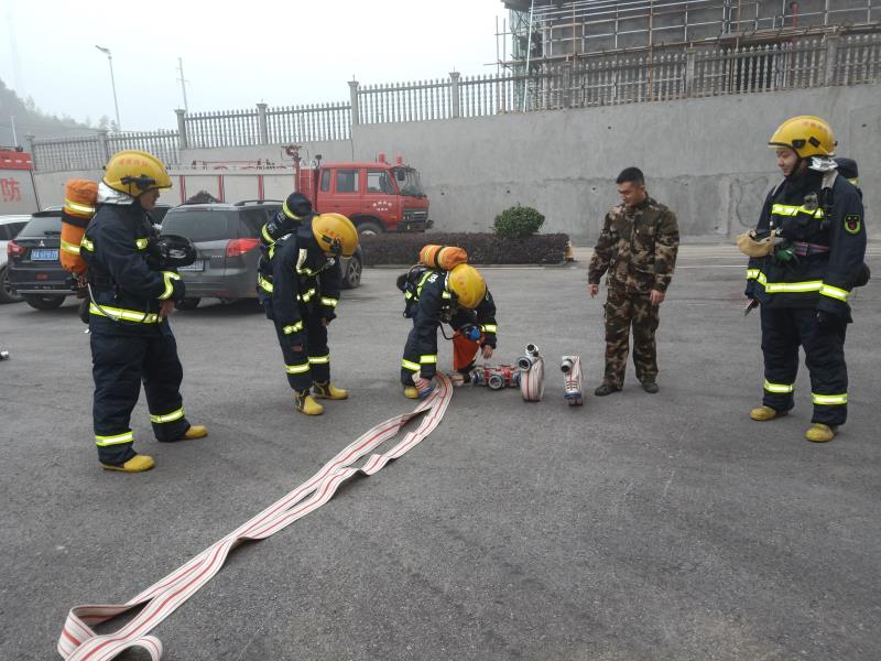 体验“最美逆行者” 体验“最美逆行者”