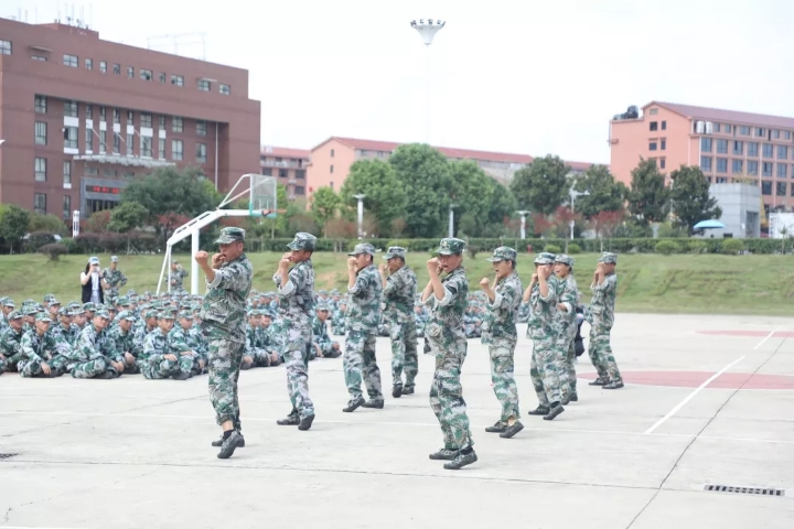 军训风采 || 稍息!立正!请全体点开推送 军训风采 || 稍息!立正!请全体点开推送