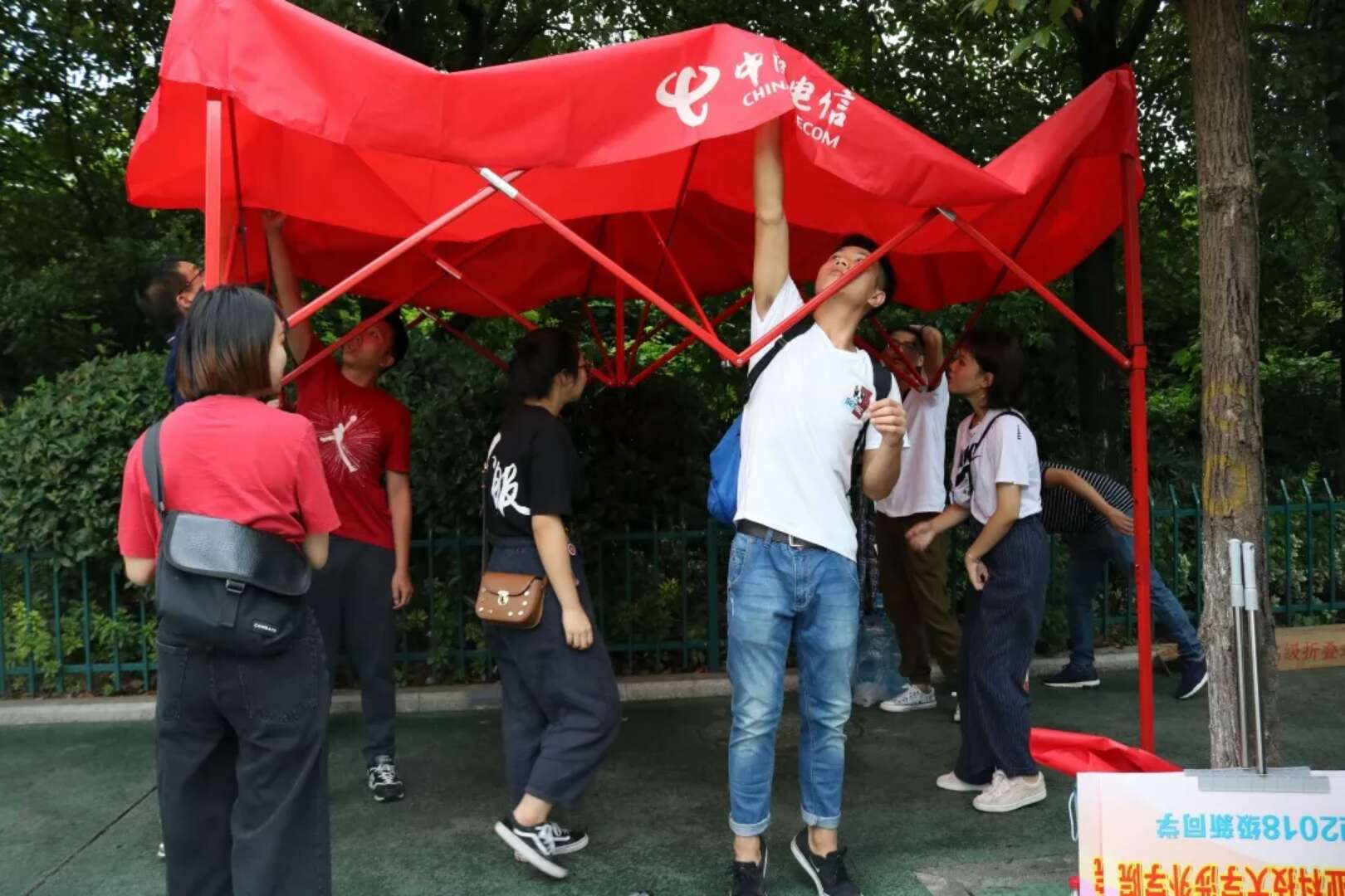 迎新志愿者:为你,千千万万遍 迎新志愿者:为你,千千万万遍