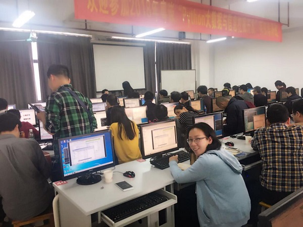 学无止境:信息与工程系教师积极进行自我提升 学无止境:信息与工程系教师积极进行自我提升