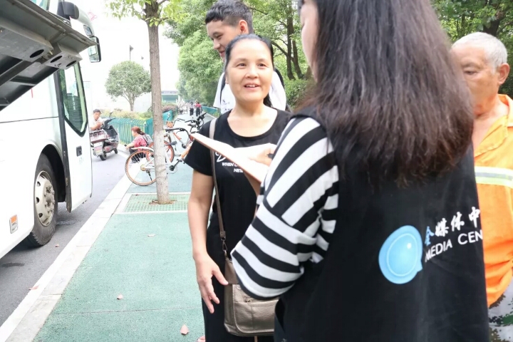 迎新志愿者:为你,千千万万遍 迎新志愿者:为你,千千万万遍