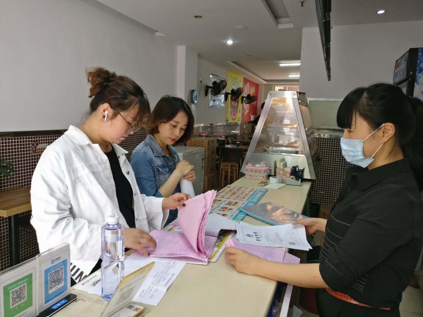 “食”字路口需谨慎 强抓不懈保安全 “食”字路口需谨慎 强抓不懈保安全