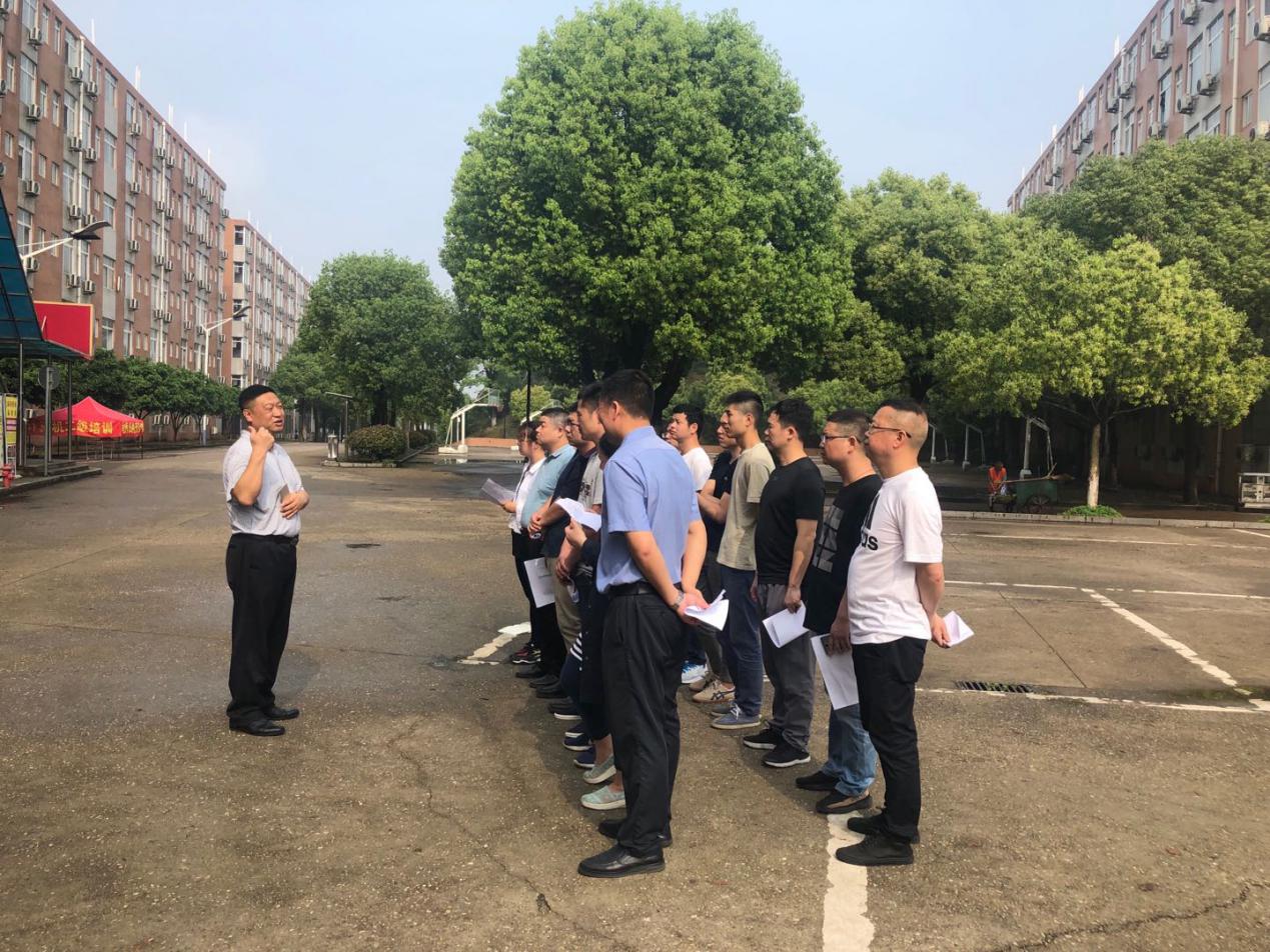 “食”字路口需谨慎 强抓不懈保安全 “食”字路口需谨慎 强抓不懈保安全