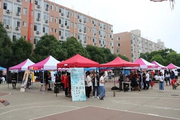 芳华游园梦,涉外五月嗨翻天 芳华游园梦,涉外五月嗨翻天