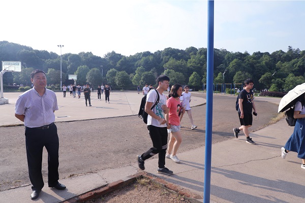 一切工作,都是为了育人丨董事长狠抓学风成效显著 一切工作,都是为了育人丨董事长狠抓学风成效显著