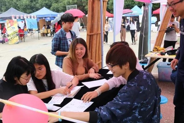 芳华游园梦,涉外五月嗨翻天 芳华游园梦,涉外五月嗨翻天