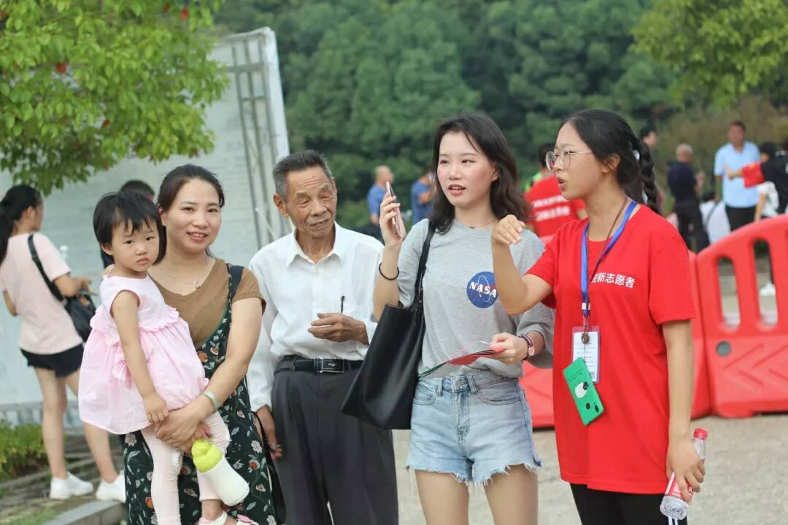 千禧宝宝来了,“涉外人”按捺不住了 千禧宝宝来了,“涉外人”按捺不住了