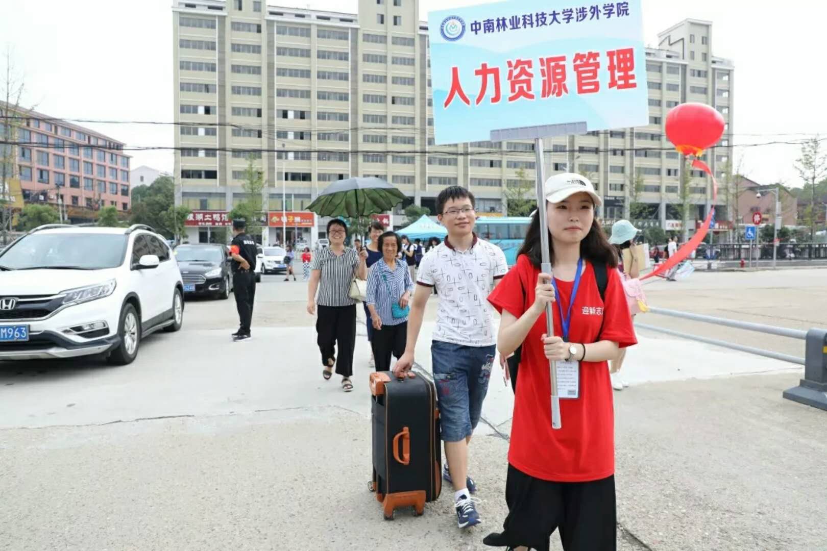 千禧宝宝来了,“涉外人”按捺不住了 千禧宝宝来了,“涉外人”按捺不住了