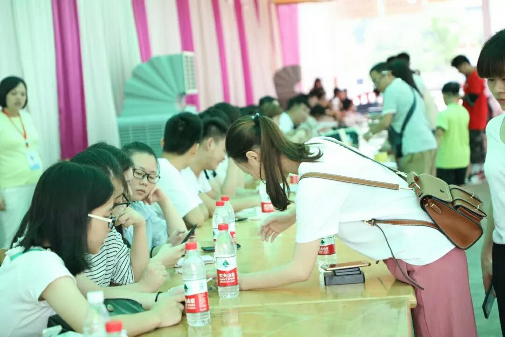 千禧宝宝来了,“涉外人”按捺不住了 千禧宝宝来了,“涉外人”按捺不住了