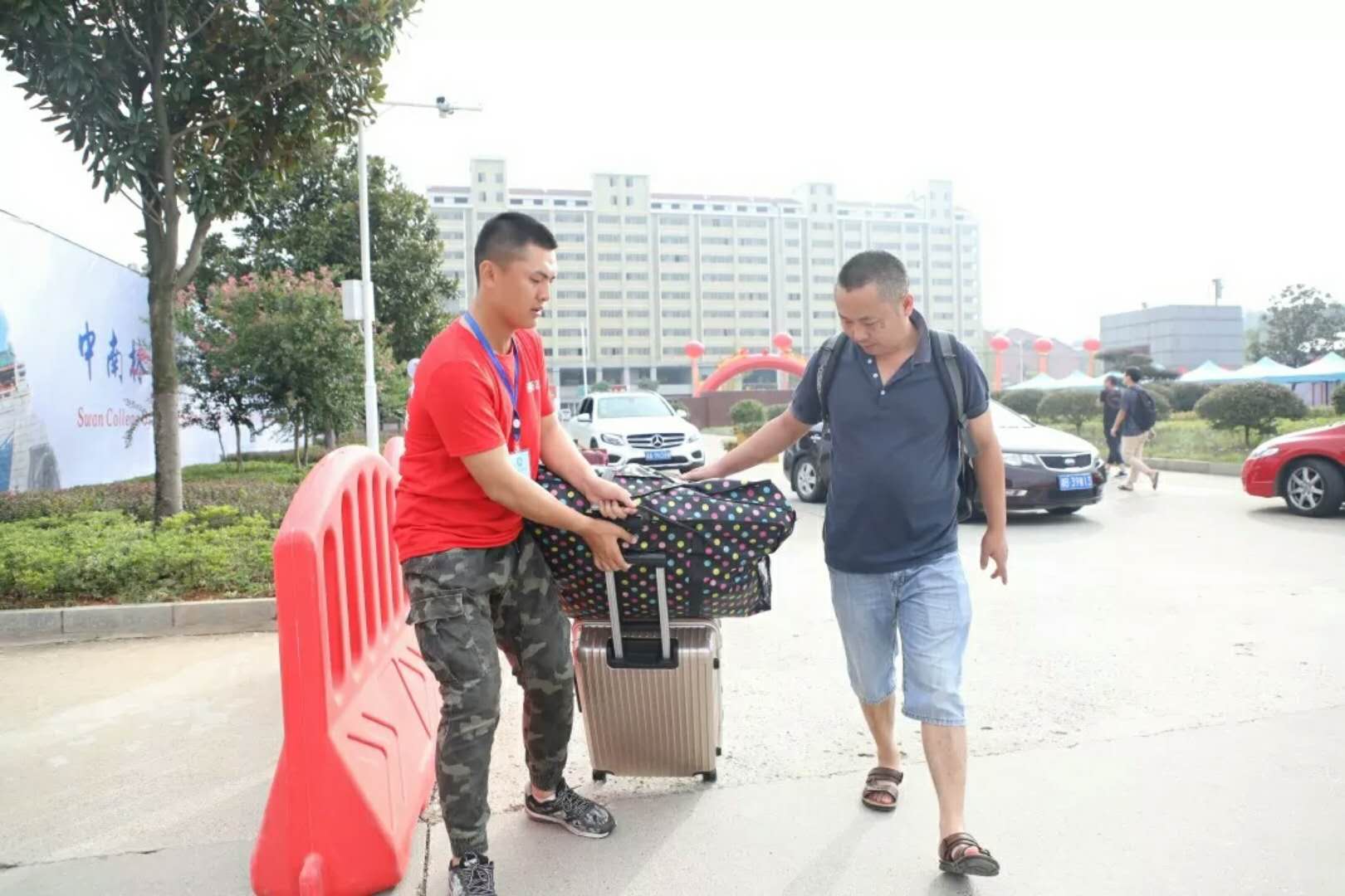 千禧宝宝来了,“涉外人”按捺不住了 千禧宝宝来了,“涉外人”按捺不住了