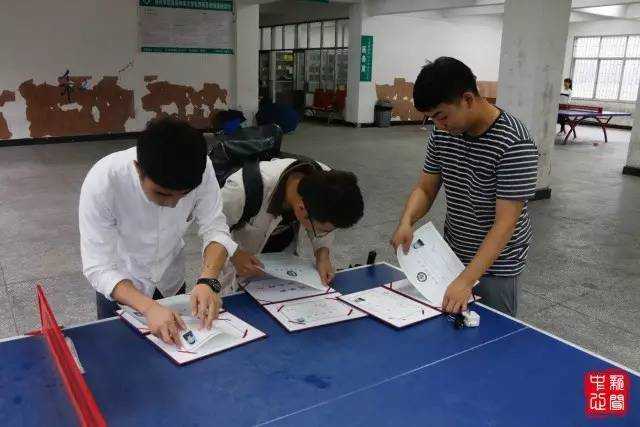 毕业季|风华正茂将别离 毕业季|风华正茂将别离