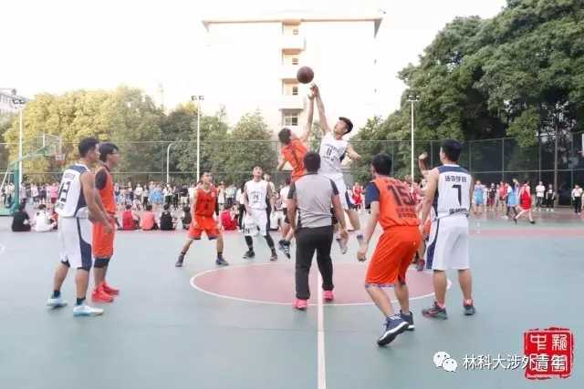 【捷报】林科大男子篮球联赛小组赛激战正酣——我院率先锁定八强席位 【捷报】林科大男子篮球联赛小组赛激战正酣——我院率先锁定八强席位