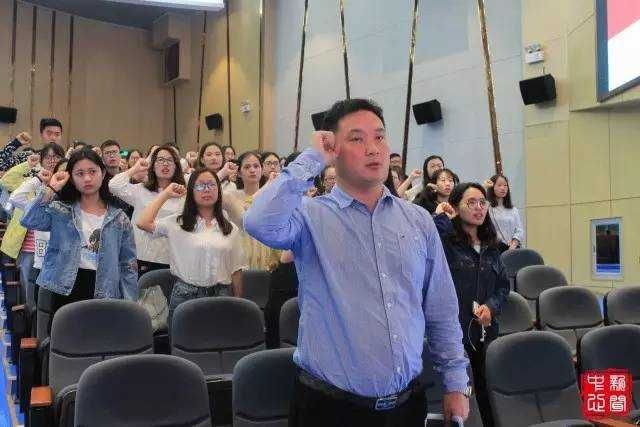 提升素质 升华理想 做优秀党员 提升素质 升华理想 做优秀党员