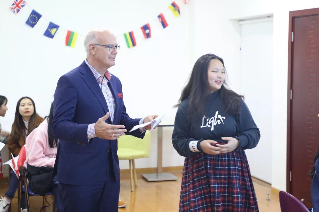 国际文化艺术节 | 迪恩·福廷先生莅临涉外学院参观交流 国际文化艺术节 | 迪恩·福廷先生莅临涉外学院参观交流