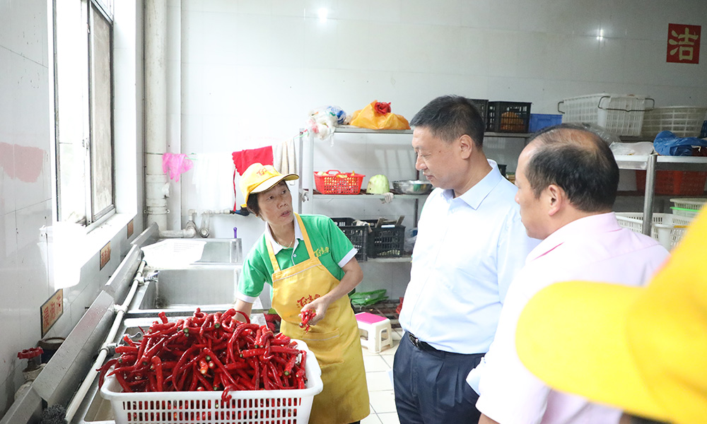 “多方联动”进食堂 全面检查保“食”安 “多方联动”进食堂 全面检查保“食”安