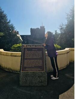 大家好,给大家介绍一下,这是我男朋友。 大家好,给大家介绍一下,这是我男朋友。