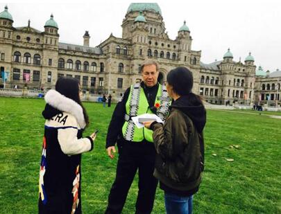 让那朵自由之花,在和平中绽放——加拿大国殇日纪实 让那朵自由之花,在和平中绽放——加拿大国殇日纪实