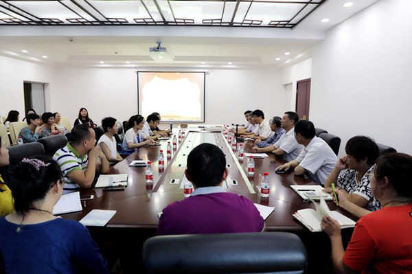 我校举行仪式欢迎加拿大著名华裔艺术家娄述泽教授来校讲学 我校举行仪式欢迎加拿大著名华裔艺术家娄述泽教授来校讲学