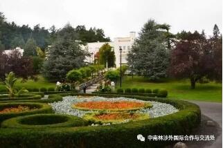 从皇家路德大学开始了精彩的一天 从皇家路德大学开始了精彩的一天