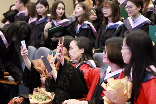 青春不散场,未来在前方丨2018届毕业典礼暨学位授予仪式图集 青春不散场,未来在前方丨2018届毕业典礼暨学位授予仪式图集