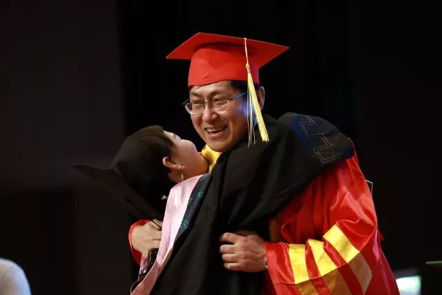 青春不散场,未来在前方丨2018届毕业典礼暨学位授予仪式图集 青春不散场,未来在前方丨2018届毕业典礼暨学位授予仪式图集