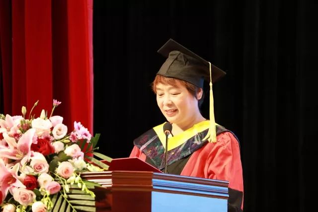 青春不散场,未来在前方丨2018届毕业典礼暨学位授予仪式图集 青春不散场,未来在前方丨2018届毕业典礼暨学位授予仪式图集