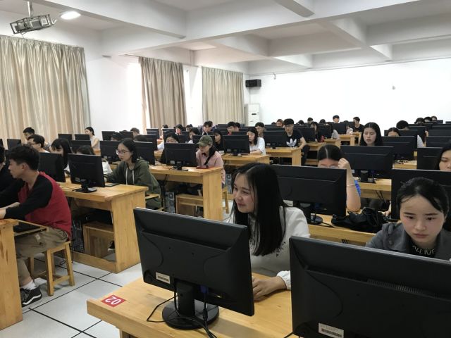 这些实验室,为实践教学保驾护航 这些实验室,为实践教学保驾护航