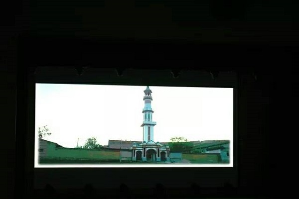 无手老师,一样可以铸就三千桃李 无手老师,一样可以铸就三千桃李