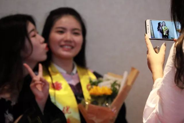 青春不散场,未来在前方丨2018届毕业典礼暨学位授予仪式图集 青春不散场,未来在前方丨2018届毕业典礼暨学位授予仪式图集