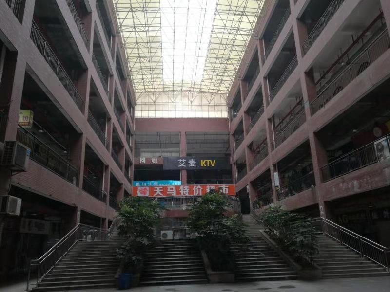 商业楼开展历史遗留垃圾清运工作 商业楼开展历史遗留垃圾清运工作