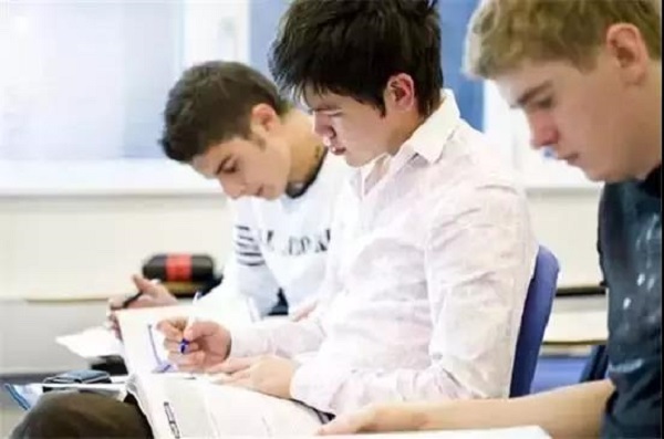 Succeed, Achieve, Become, Complete 即刻出发,成就更好的自己 Succeed, Achieve, Become, Complete 即刻出发,成就更好的自己