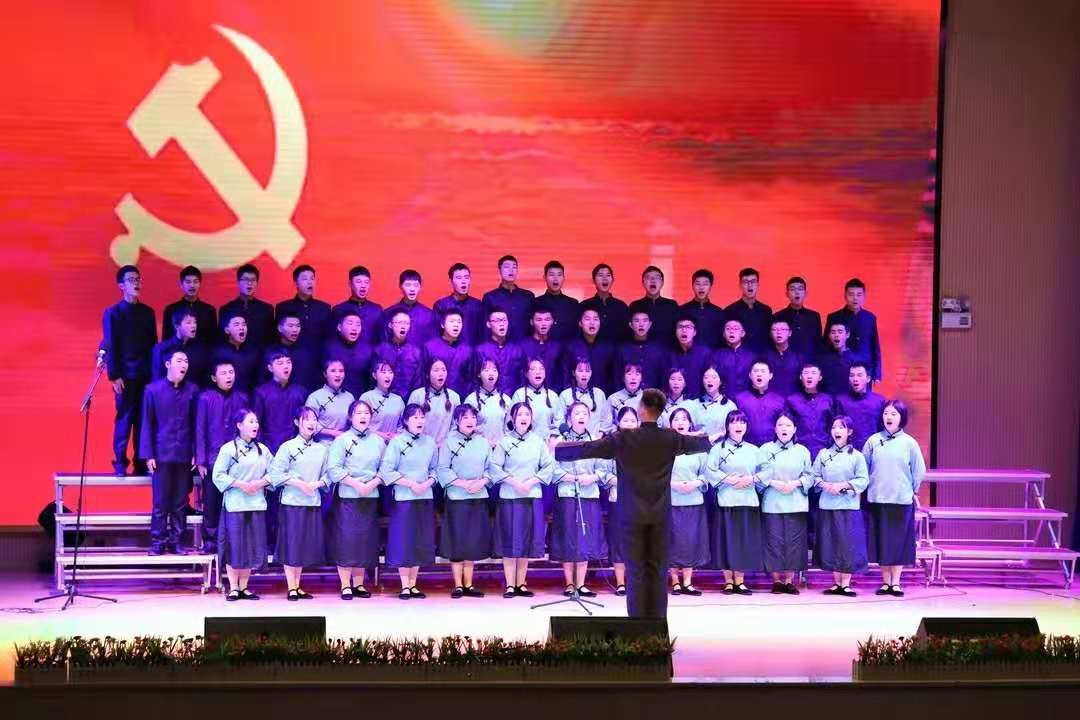 他们一路“高歌”,用红歌吟唱难忘岁月 他们一路“高歌”,用红歌吟唱难忘岁月