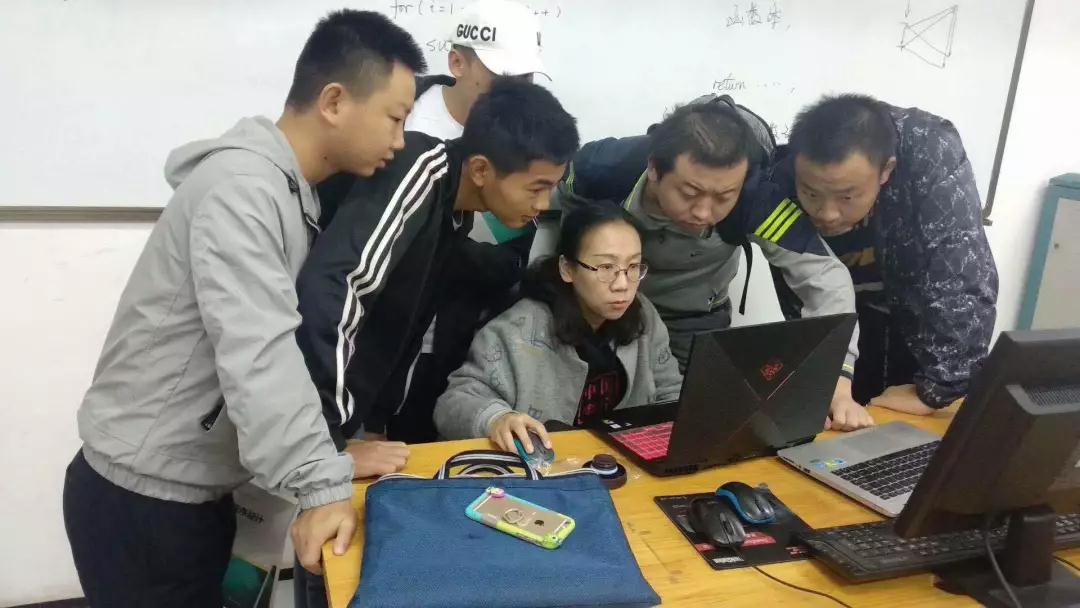 魅力教师|彭琛 不忘初心 以身作则 魅力教师|彭琛 不忘初心 以身作则