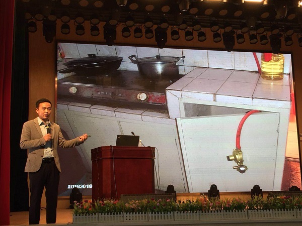 学院开展消防安全知识培训活动 学院开展消防安全知识培训活动