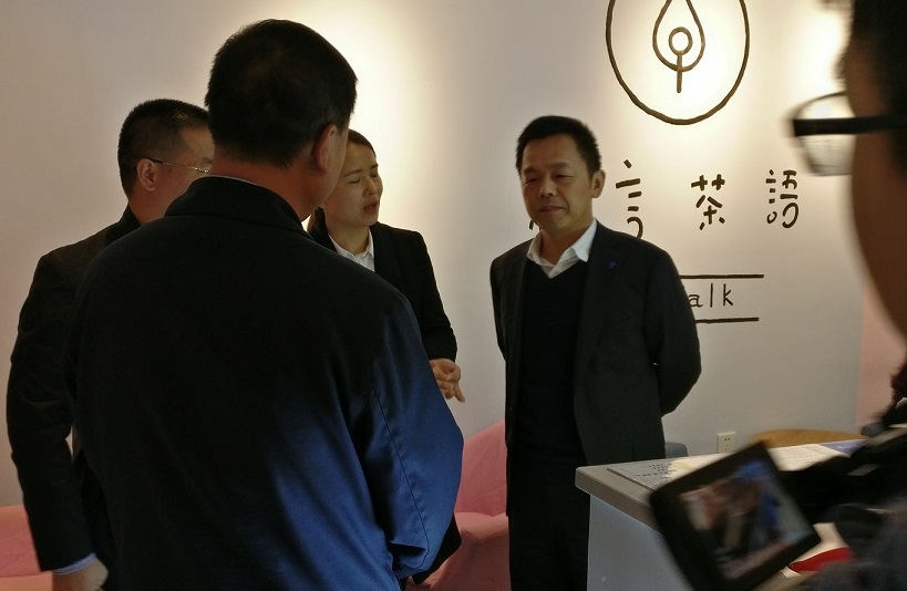 望城区人民政府副区长刘洪波一行 来中南林涉外学院商业楼视察工作 望城区人民政府副区长刘洪波一行 来中南林涉外学院商业楼视察工作