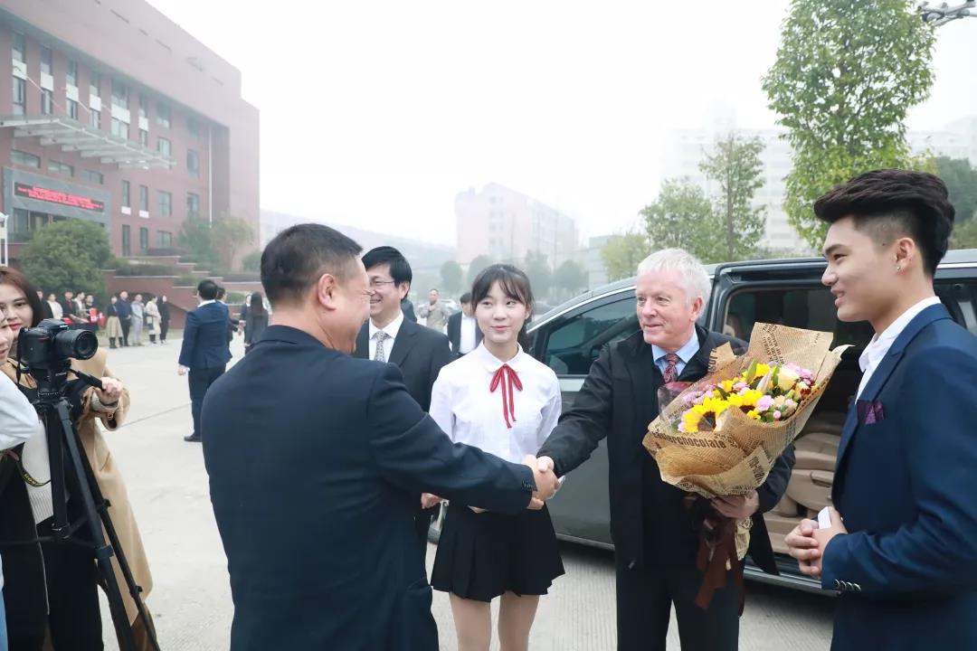 加拿大皇家大学校长来访 中南林涉外学院彰显国际范 加拿大皇家大学校长来访 中南林涉外学院彰显国际范