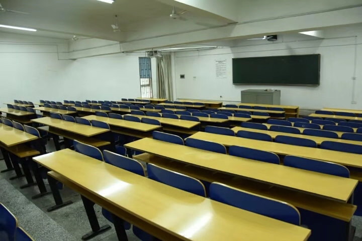 美化校园|我院团委学生会组织“清除小广告,文明我先行”活动顺利展开 美化校园|我院团委学生会组织“清除小广告,文明我先行”活动顺利展开